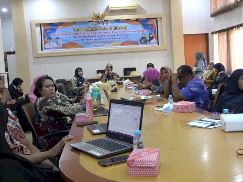 Pemerintah Kabupaten Pangkep melalui DP2KBP3A, menggelar pertemuan konvergensi penurunan stunting aksi 6, manajemen data yang dibuka secara langsung oleh Wakil Bupati Pangkep Syahban Sammana, di ruang rapat Wakil Bupati Pangkep, Kamis (29/8/2024). @Jejakfakta/Humas Pemkab Pangkep