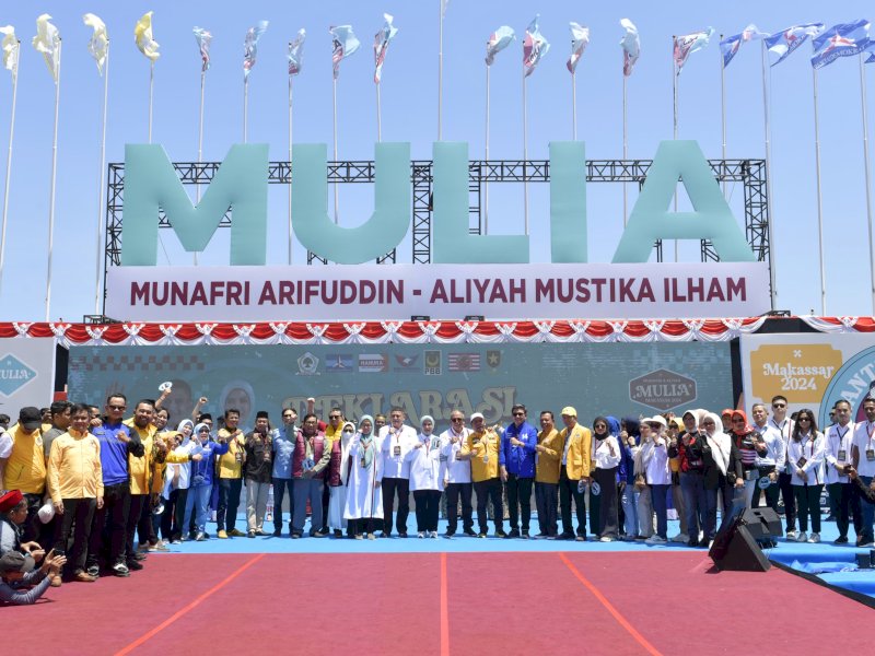 Munafri Arifuddin dan Aliyah Mustika Ilham mendeklarasikan diri sebagai pasangan bakal calon wali kota dan wakil wali kota Makassar, Kamis (29/8/2024). @Jejakfakta/Reza Arifuddin