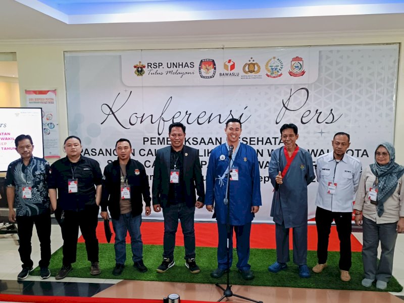 Konferensi Pers Bapaslon MYL - ARA didampingi Ketua KPU dan Ketua Bawaslu Kabupaten Pangkep, di RSP Unhas, Makassar, Jum'at (30/8/2024). @jejakfakta/Erwin