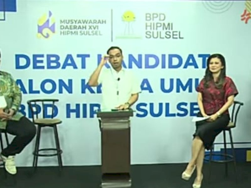 Utrich Farzah Razak Djalle atau Utrich Farzah, Presenter Wanita Terfavorit Anugerah Komisi Penyiaran Indonesia 2015 dan 2016, selaku moderator debat 
calon Ketua Umum HIPMI di Studio Jejakfakta.com, Jl Ujung Pandang, Kota Makassar, Sulawesi Selatan, Ahad (1/9/2024) malam. Dua caketum HIPMI Sulsel: Andi Muhammad Karaka Kilat (tengah/berdiri) dan Andi Amar Ma'ruf Sulaiman.