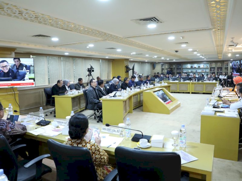 Menteri PANRB Abdullah Azwar Anas dalam Rapat Kerja dengan Komite I DPD RI, Jakarta, Selasa (3/9/2024).