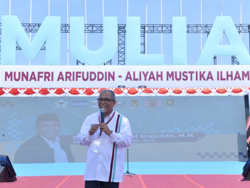 Mantan Wali Kota Makassar, Ilham Arief Sirajuddin (IAS), resmi pimpin Tim Pemenangan pasangan Munafri Arifuddin dan Aliyah Mustika Ilham (Mulia) dalam Pemilihan Wali Kota Makassar 2024. @Jejakfakta/Reza Arifuddin