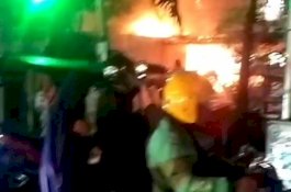 Warung Makan di Kampung Buyang Makassar Dilalap Si Jago Merah