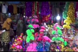 Perayaan Maulid Nabi, Pernak-pernik Laris di Pasar Sentral Gowa