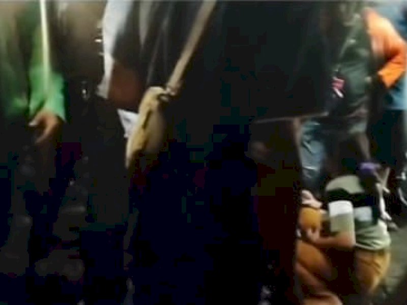 Suasana lokasi usai perkelahian antar pemuda di Jalan Pengayoman Kecamatan Panakkukang, Kota Makassar, Minggu (16/9/2024). @Jejakfakta/Tangkapan layar