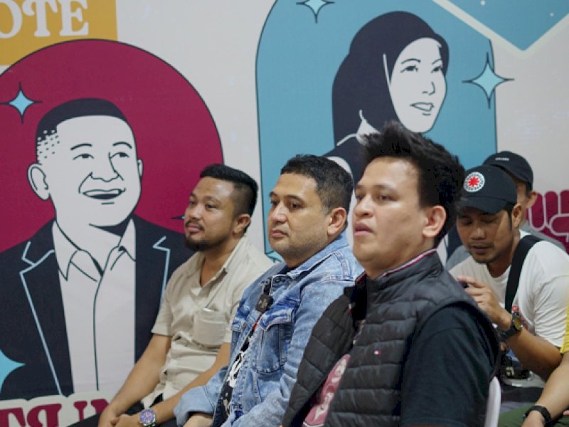 KPM menggelar pengukuhan pengurus dan peresmian posko pemenangan MULIA di posko pemenangan KPM yang terletak di Jln Dg. Tata 1, Komp. Kumala Permai, Kamis (19/9/2024) malam. Foto: Istimewa