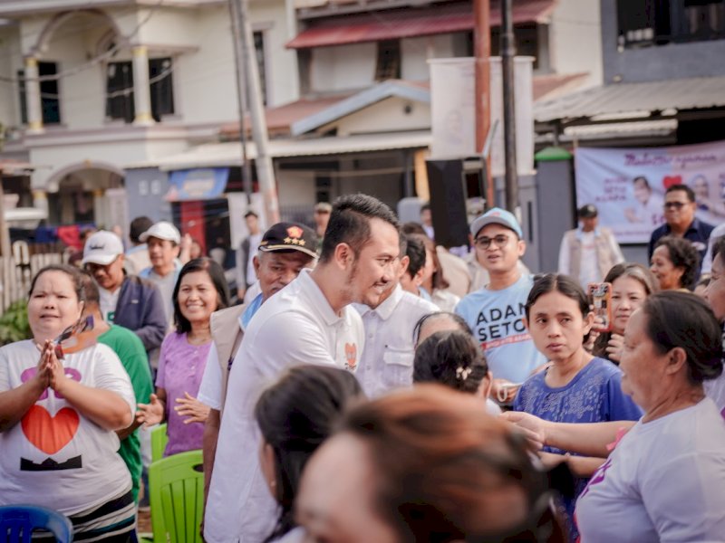 Bakal calon wali Kota Makassar, Andi Seto Asapa saat menyapa warga Makassar. @Jejakfakta/Foto: Istimewa)
