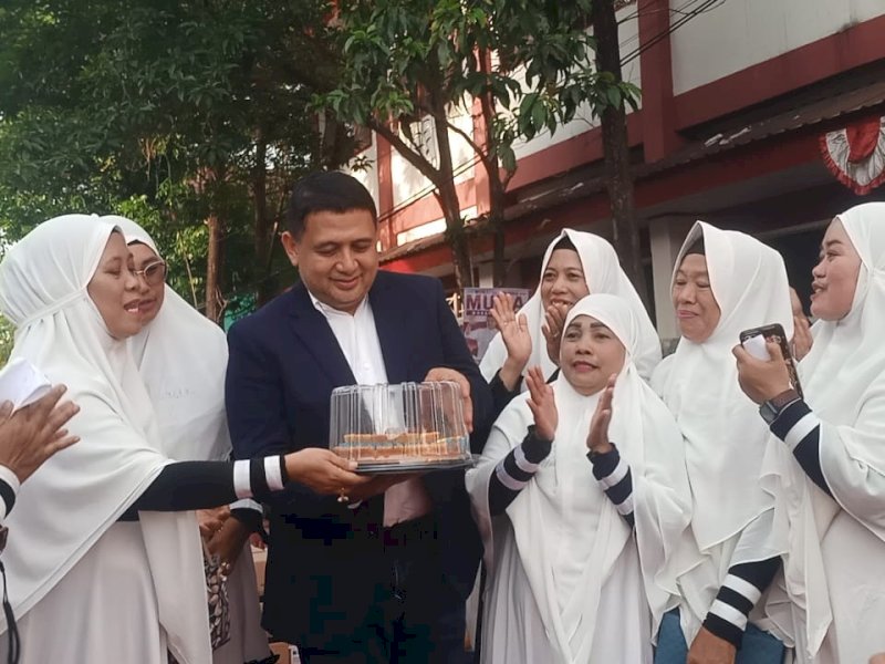 Bakal Calon Wali kota Makassar Munafri Arifuddin saat silaturahmi dengan warga Maccini, Sabtu (21/9/2023) sore. @Jejakfakta/Istimewa