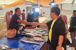 Irpan-Deswanto Blusukan ke Pasar Sudu, Serap Aspirasi Pedagang dan Masyarakat