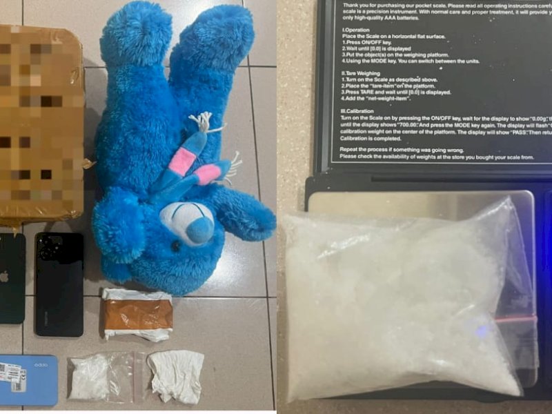 Paket boneka yang berisi&nbsp;narkotika jenis sabu&nbsp;diamannan polisi dari di Bandara Internasional Sultan Hasanuddin pada 21 September 2024 lalu. @Jejakfakta/dok. Ditresnarkoba&nbsp;Polda Sulsel