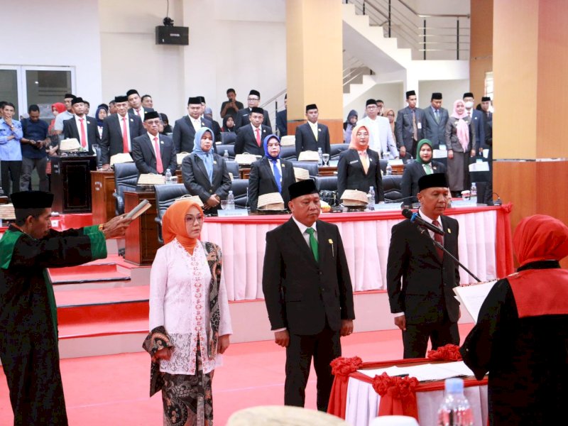 Pelantikan sekaligus pengucapan sumpah/janji Pimpinan DPRD Kabupaten Bulukumba masa jabatan 2024-2029, Kamis (10/10/2024). @Jejakfakta/dok. Humas Pemkab Bulukumba