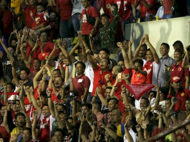 Suasana Suporter di Stadion Gelora Andi Mattalatta (Foto/Tawakkal Basri)