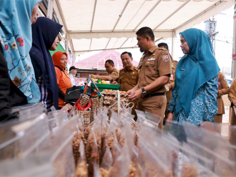 Pjs Wali Kota Makassar Andi Arwin Azis mengharapkan Gerakan Pangan Murah (GPM) Serentak di Kota Makassar, mampu mengendalikan inflasi dan menstabilkan harga kebutuhan pokok. @Jejakfakta/Foto: Istimewa