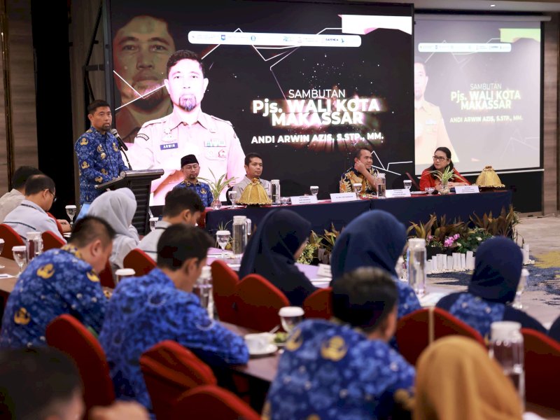 Pjs Wali Kota Makassar Andi Arwin Azis, saat hadiri kegiatan High Level Meeting Tim Percepatan dan Perluasan Digitalisasi Daerah (TP2DD) Kota Makassar tahun 2024, di Hotel Mercure, Makassar, Kamis (17/10/2024). @Jejakfakta/dok. Humas Pemkot Makassar