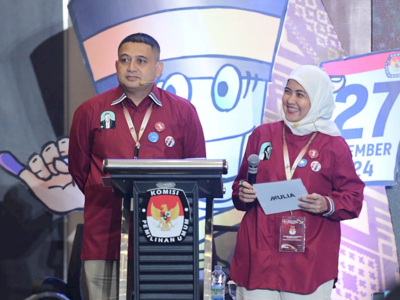 Paslon Appi-Aliyah saat tampil pada debat perdana Pilwalkot Makassar 2024. @Jejakfakta/Reza Arifuddin
