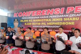 Polda Sulsel Bongkar Pengedar Narkoba Jejaring Internasional, 30,2 Kg dan Pil Diamankan