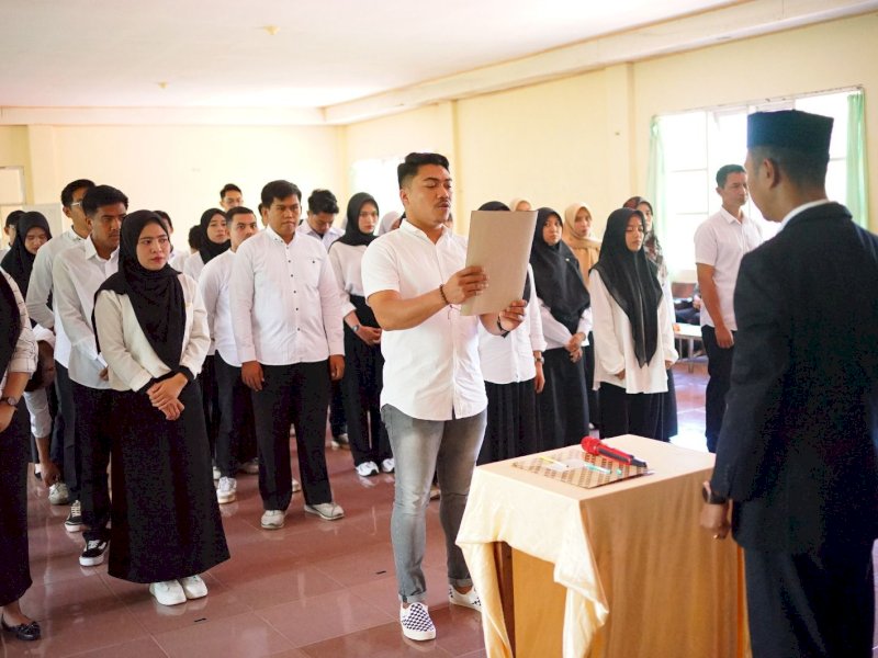 Bawaslu Kabupaten Gowa resmi melantik Pengawas Tempat Pemungutan Suara (PTPS) sebanyak 1.186 orang yang dimulai pada Minggu hingga Senin, 3-4 November 2024. @Jejakfakta/Istimewa