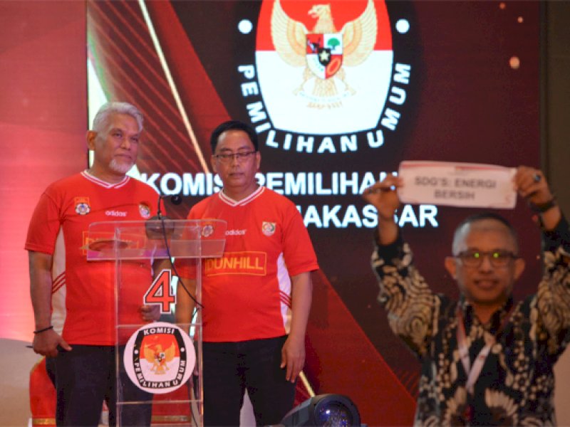 Paslon Amri Arsyid-Rahman Bando (AMAN) mengikuti debat publik kedua antar pasangan calon (Paslon) Pilwalkot di Hotel Four Point By Sheraton Makassar pada Rabu, 13 November 2024 hari ini. @Jejakfakta/dok.Istimewa