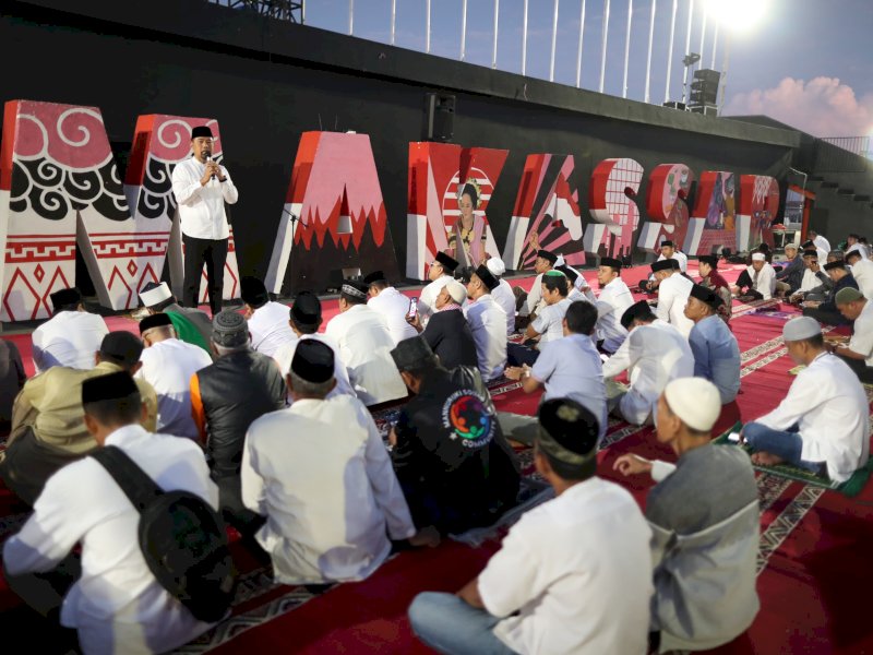  Pemkot Makassar kembali menggelar Gerakan Makassar Salat Subuh Berjemaah (GMSSB) di Anjungan City of Makassar Pantai Losari, Jumat (15/11/2024). @Jejakfakta/dok. Humas Pemkot Makassar