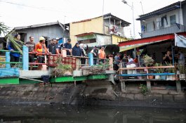 Pjs Wali Kota Makassar Tinjau Program Sabtu Bersih, Fokus Normalisasi Drainase Cegah Banjir