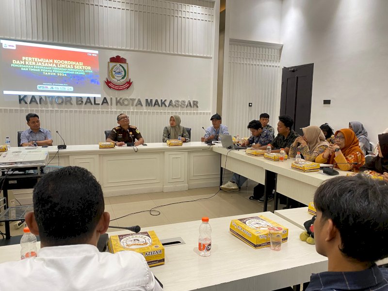 Dinas Pemberdayaan Perempuan dan Perlindungan Anak (PPPA) Kota Makassar menggelar pertemuan koordinasi dan kerjasama lintas sektor untuk pencegahan kekerasan terhadap perempuan, anak, dan tindak pidana perdagangan orang (TPPO) di Balaikota Makassar, Kamis (21/11/2024). @Jejakfakta/dok. Istimewa