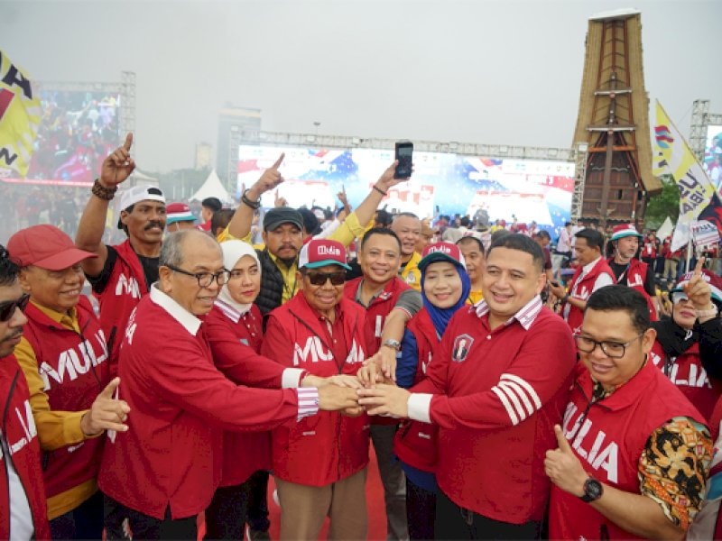 Sekjend DPP Perindo, Andi Yuslim Patawari (AYP) mengkampanyekan Paslon MULIA pada Kampanye Akbar di MNEK CPI Makassar pada Rabu (20/11/2024) sore. @Jejakfakta/Foto: Istimewa