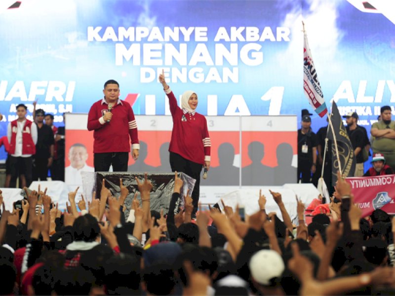Puluhan Ribu warga se-Kota Makassar, memadati area Kampanye Akbar Pasangan Calon Wali Kota dan Wakil Wali Kota Makassar, Munafri Arifuddin-Aliyah Mustika Ilham (MULIA) di MNEK. @Jejakfakta/Istimewa