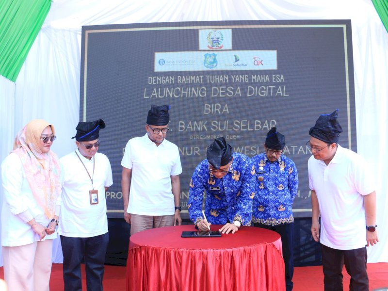 PT Bank Sulselbar resmi meluncurkan Desa Digital di Desa Bira Kecamatan Bontobahari Kabupaten Bulukumba Sulawesi Selatan, Senin (18/11/2024). @Jejakfakta/Istimewa