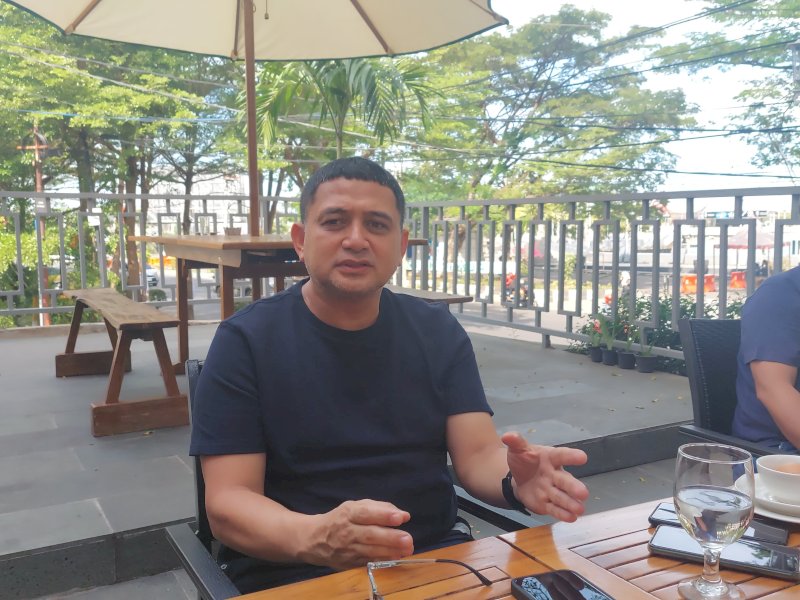 Munafri Arifuddin melewati masa tenang Pilwalkot Makassar 2024 dengan kumpul keluarga. @Jejakfakta/Istimewa