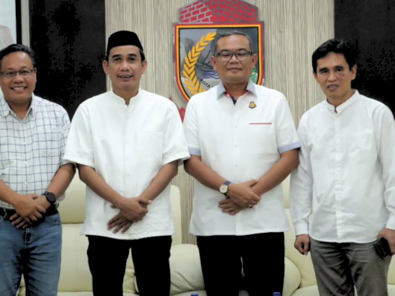 Ketua DPRD Kota Makassar Rudianto Lallo menerima kunjungan silaturahmi Kepala Kejaksaan Negeri (Kajari) Makassar Nauli Rahim Siregar (kedua dari kanan) di Gedung DPRD Kota Makassar, Jl AP Pettarani, Kota Makassar, Jumat (2/8/2024).