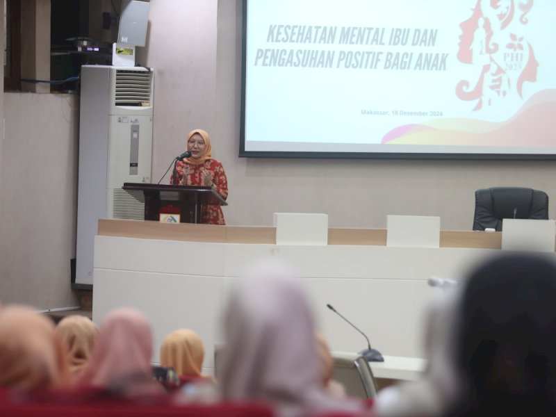 Seminar kesehatan mental ibu dan pengasuhan positif bagi anak, dibuka secara langsung oleh penasihat DWP Kota Makassar, Hj Rezki Irwan Adnan, Rabu (18/12/2024). @Jejakfakta/Istimewa