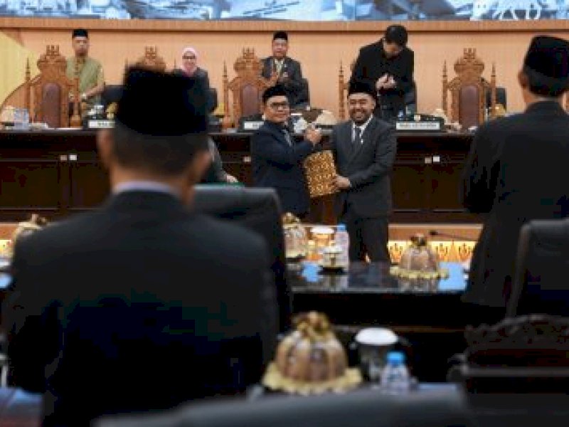 Pemkot Makassar bersama DPRD Makassar telah menyetujui 15 usulan rancangan peraturan daerah (ranperda) dalam Rapat Paripurna Penetapan Program Pembentukan Perda Kota Makassar 2025 saat rapat Paripurna di Kantor DPRD Makassar, Senin (16/12/2024). @Jejakfakta/Istimewa