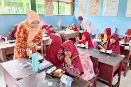 Kemenag Terbitkan Edaran Panduan Makan Bergizi Gratis di Lingkungan Pesantren