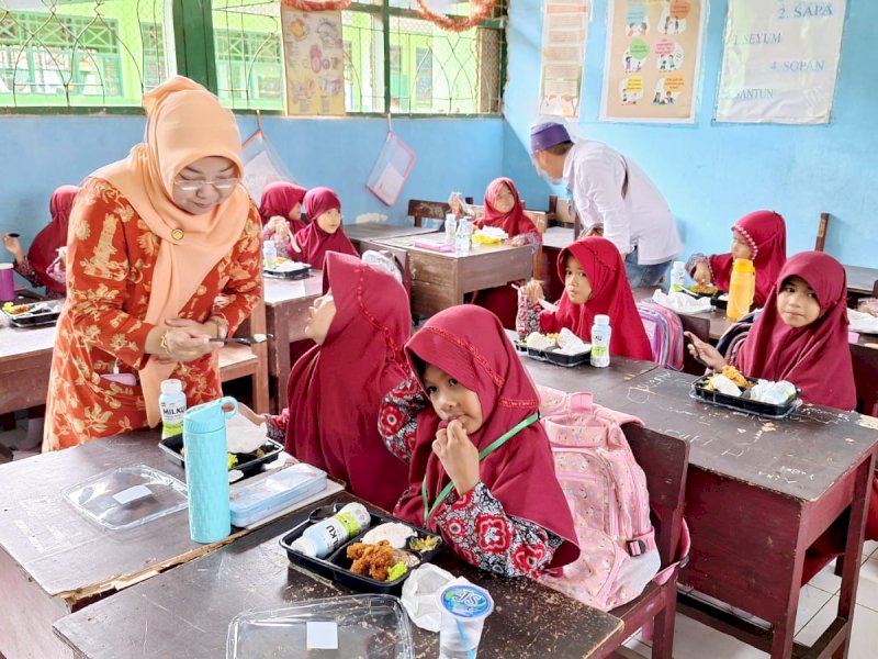 Ilustrasi program Makan Bergizi Gratis. @Jejakfakta/Istimewa