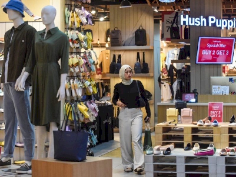 Pemerintah menjamin daya beli masyarakat tak akan terdampak oleh kebijakan kenaikan tarif pajak pertambahan nilai (PPN) sebesar 1 persen menjadi 12 persen yang akan dimulai 1 Januari 2025 mendatang, mengingat pemerintah telah menyiapkan sejumlah regulasi yang ditujukan untuk menjaga daya beli masyarakat. ANTARA FOTO/Indrianto Eko Suwarso