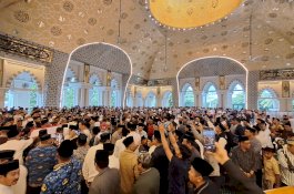 Pimpin Upacara Pelepasan Jenazah, Wamenag Kenang Kesederhanaan Almarhum Tonang