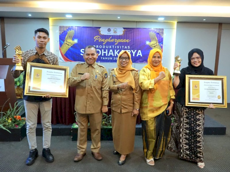 Dua UMKM dari Kabupaten Pangkep, raih penghargaan Siddhakarya tahun 2024, Diva Bandeng Presto dan Barakka Jaya Pangkep. @Jejakfakta/Istimewa