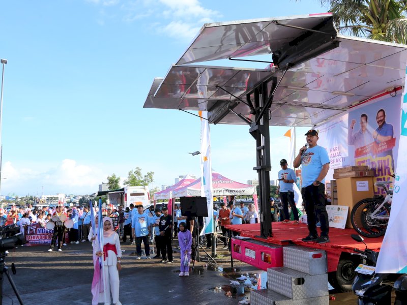 Ribuan peserta mengikuti Jalan Santai Kerukunan yang diselenggarakan dalam rangka memperingati Hari Amal Bakti (HAB) ke-79 Kementerian Agama di Kota Makassar, pada Sabtu (4/1/2025). @Jejakfakta/Istimewa