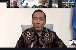 Wakil Mendiktisaintek Uji Kandidat Doktor Unismuh Makassar, Disertasi Berbasis Budaya Lokal Jadi Sorotan