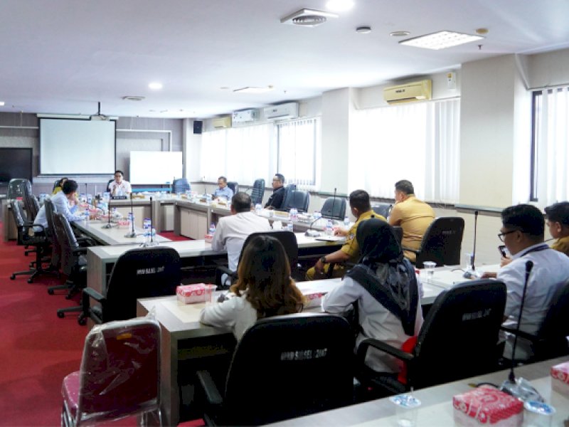 DPRD Sulsel menggelar rapat dengar pendapat (RDP) terkait kenaikan PPN 12 persen di Gedung Tower DPRD Sulsel pada Senin (6/1/2025). @Jejakfakta/Foto: Istimewa