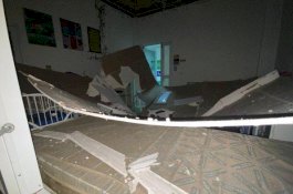 Plafon Puskesmas Baraka Ambruk, Bayi Baru Lahir Nyaris Jadi Korban