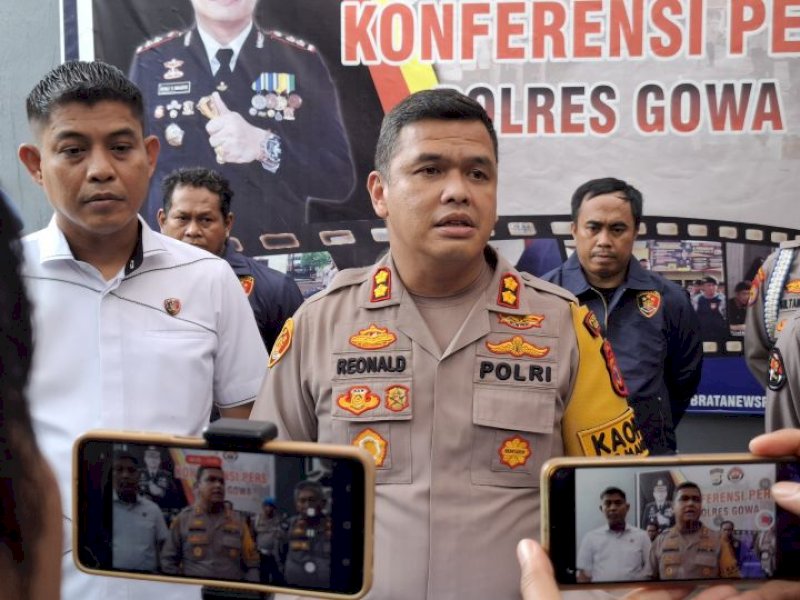 Kapolres Gowa, AKBP Reonald Simanjuntak, saat diwawancarai wartawan di Mapolres Gowa, Sulawesi Selatan. @Dok/Metrotvnews.com
