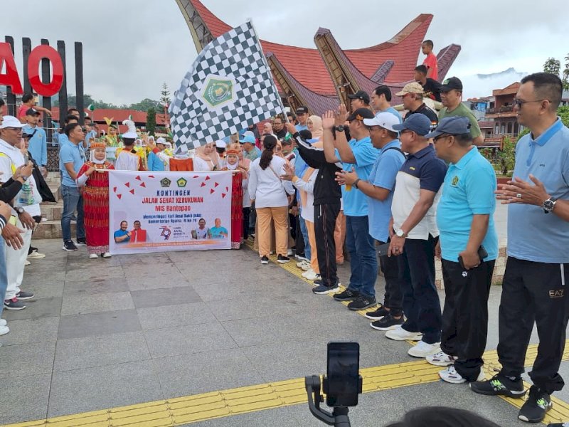 Gelaran Jalan Santai Kerukunan yang diadakan Kementerian Agama Toraja Utara berlangsung meriah, Sabtu (18/1/2024). @Jejakfakta/dok. Kemenag