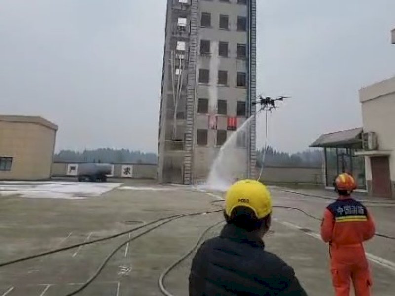 Kepala Dinas Damkarmat Kota Makassar, Hasanuddin, bersama rombongan dari Kemendagri Dirjen Bina Wilayah, melakukan kunjungan kerja ke Chongqing, Tiongkok, pada Kamis (16/01/2025). @Jejakfakta/Istimewa