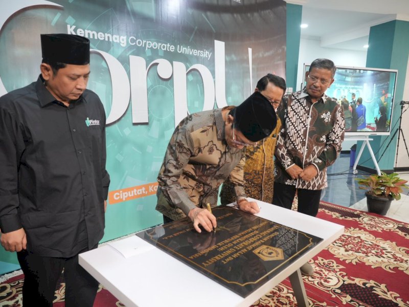 Menteri Agama Nasaruddin Umar hari ini meluncurkan Pusat Informasi Strategi Kebijakan Keagamaan (PIJAKAN) dan Kementerian Agama Corporate University atau Kemenag Corpu di Ciputat, Kamis (23/1/2025). @Jejakfakta/dok. Kemenag