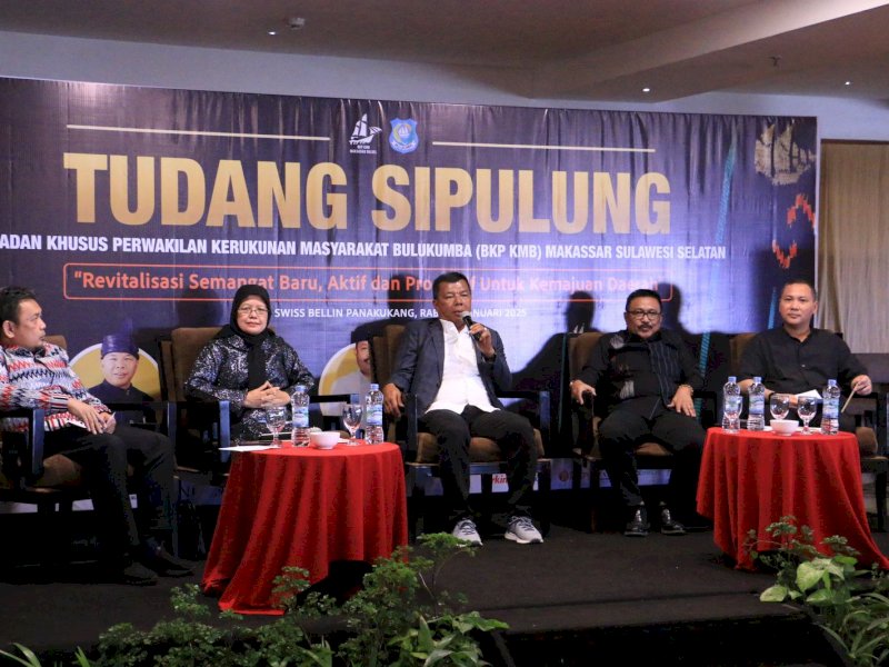 Bupati Bulukumba Andi Muchtar Ali Yusuf saat menghadiri Tudang Sipulung yang digelar pengurus Badan Khusus Perwakilan Kerukunan Masyarakat Bulukumba (BKP KMB) Sulawesi Selatan. @Jejakfakta/dok. Humas Pemkab Bulukumba