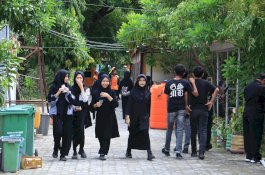 Sambut Hari Jadi Bulukumba, Siswa dan Pegawai Berpakaian Hitam