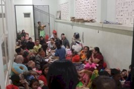 Sungai Jene'berang Meluap, Ratusan Warga Bantaran Sungai di Kelurahan Mangasa Mengungsi