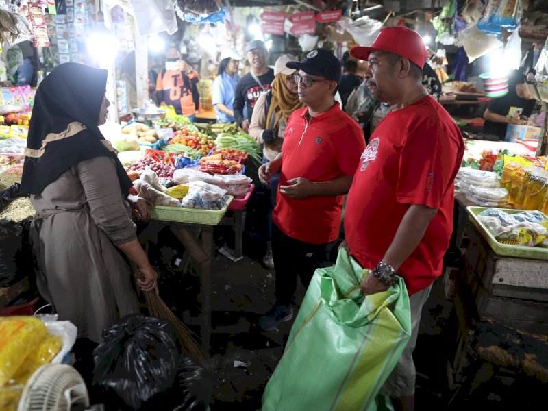 Aksi bersih di Pasar Panakukang, Jalan Toddopuli, Makassar, Minggu (16/02/2025). @Jejakfakta/Istimewa