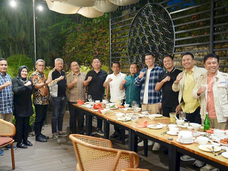Silaturahmi Kader NasDem terpilih Pilkada 2024 bersama RMS sebagai Ketua DPW NasDem Sulsel, Jakarta, Minggu (16/2/2025). @jejakfaktacom/Humas Pangkep